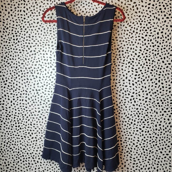 Alice + Olivia Bolton Ottoman Horizontal Pinstripe Navy Sleeveless Small Dress - Picture 7 of 16